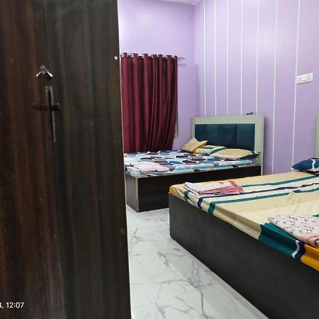Shree Ayodhya Dham Guest House 300 Meter From Sri Ram Temple Free Pick Up , Drop , Breakfast & Wifi Ngoại thất bức ảnh
