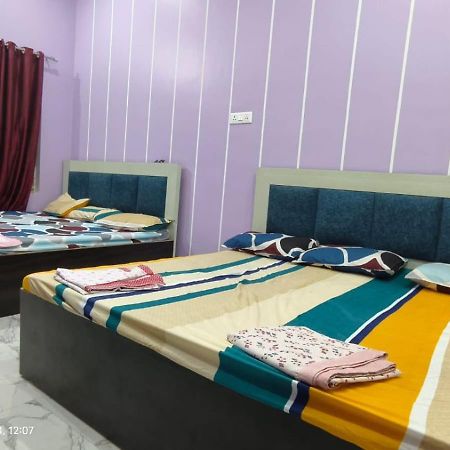 Shree Ayodhya Dham Guest House 300 Meter From Sri Ram Temple Free Pick Up , Drop , Breakfast & Wifi Ngoại thất bức ảnh
