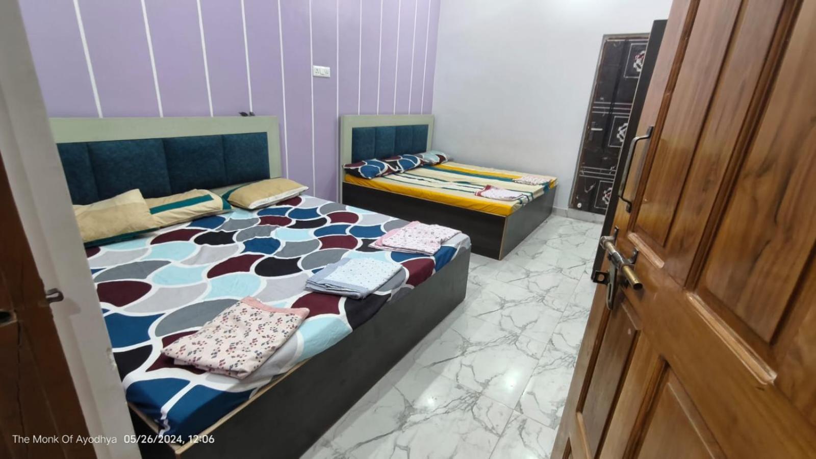 Shree Ayodhya Dham Guest House 300 Meter From Sri Ram Temple Free Pick Up , Drop , Breakfast & Wifi Ngoại thất bức ảnh