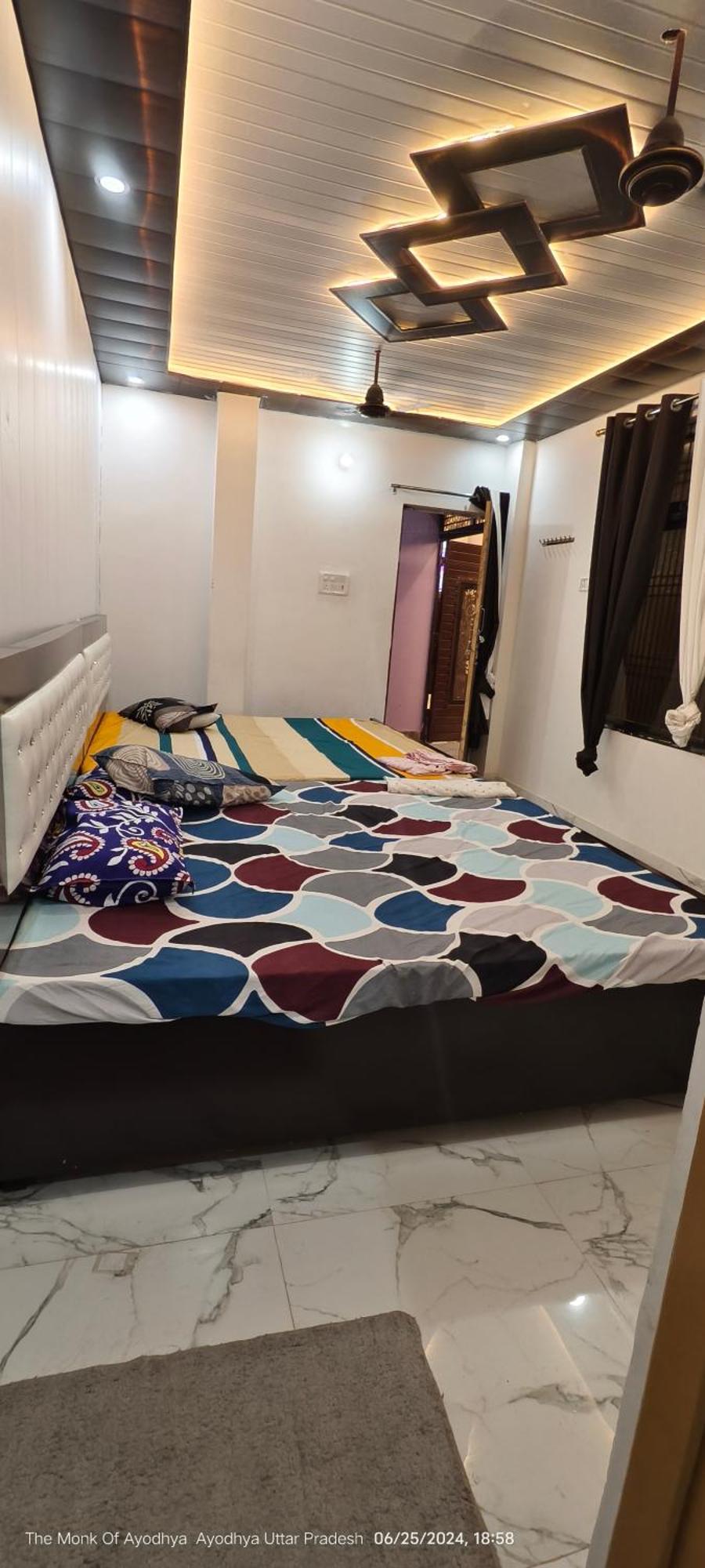 Shree Ayodhya Dham Guest House 300 Meter From Sri Ram Temple Free Pick Up , Drop , Breakfast & Wifi Ngoại thất bức ảnh