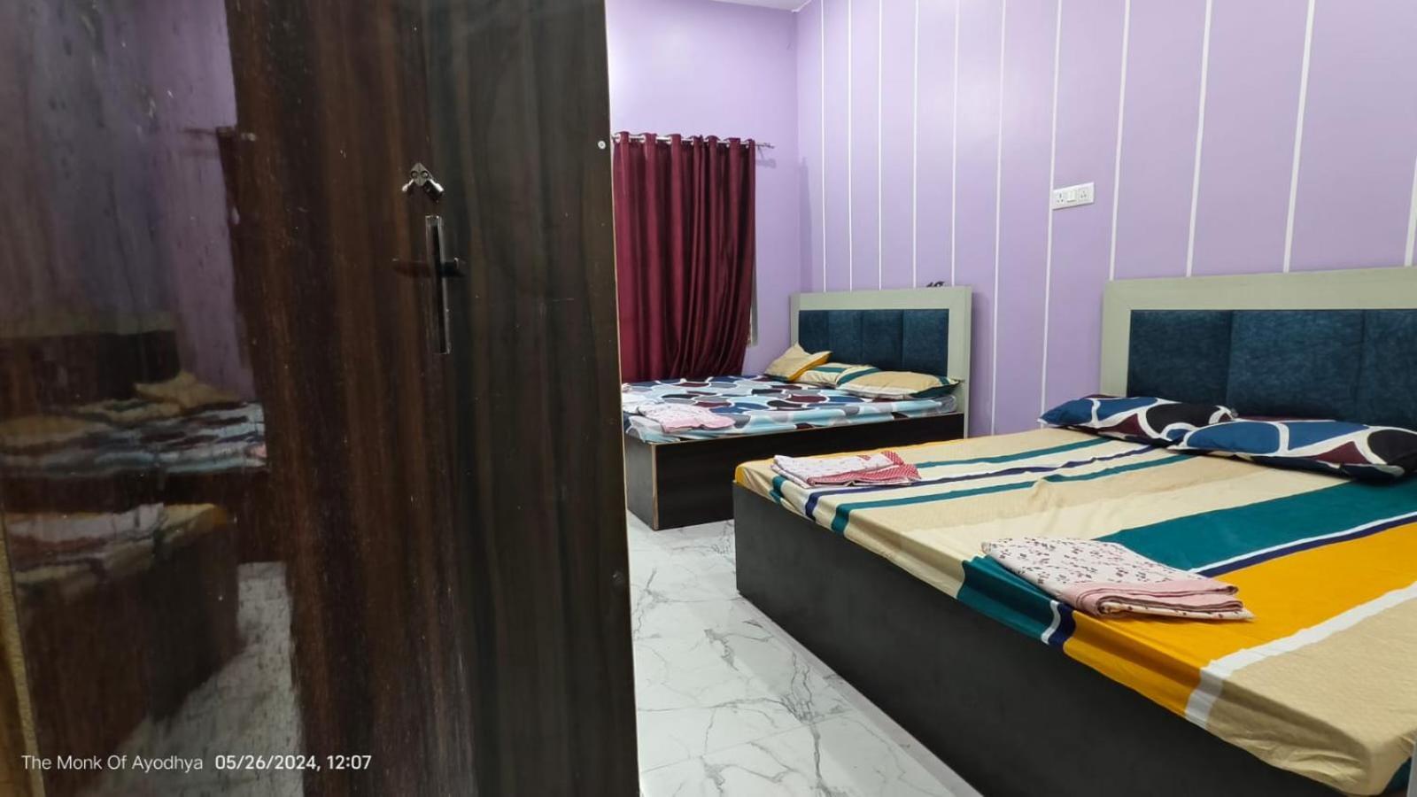 Shree Ayodhya Dham Guest House 300 Meter From Sri Ram Temple Free Pick Up , Drop , Breakfast & Wifi Ngoại thất bức ảnh